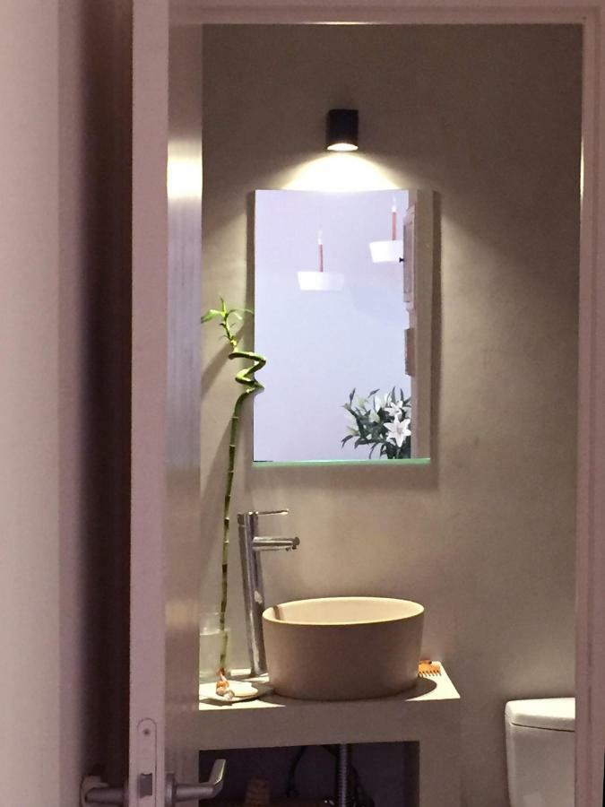 Appartamento 5Th Floor Bright Flat At Bohemian Exarcheia Atene Esterno foto